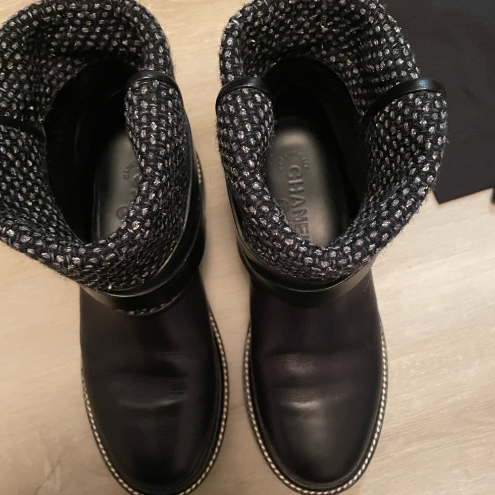 Stunning Chanel boots - Picture 5 of 16